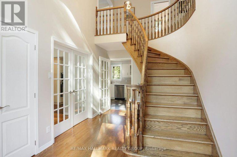28938196/3062-upper-otterson-place/mooneys-bayrevelstoke/ottawa/ontario/K1V7B6_4