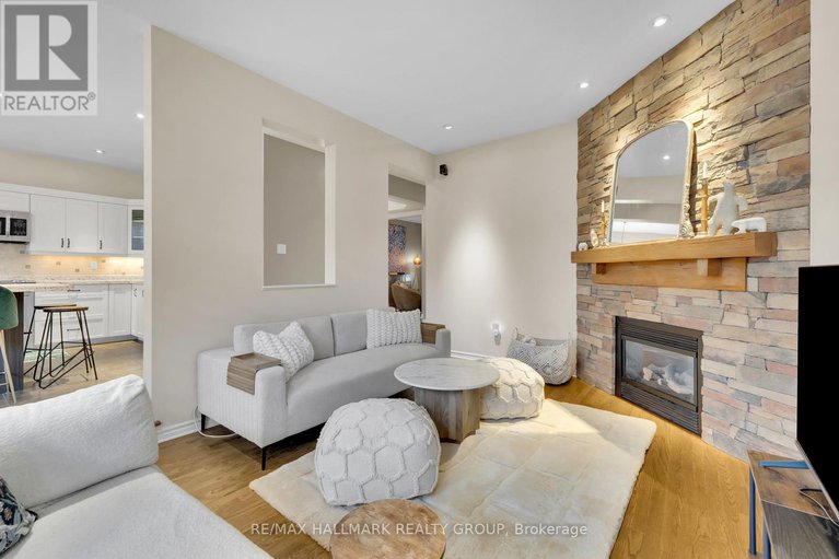 29354071/10-friendly-crescent/stittsville-south/ottawa/ontario/K2S2B6_12