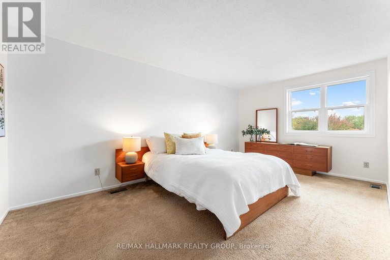 28978664/1075-avignon-court/orleans-wood/ottawa/ontario/K1C2N4_22