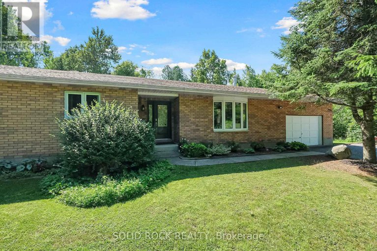 28631111/209-deerwood-drive/fitzroy-ward-south-west/ottawa/ontario/K0A2H0_5