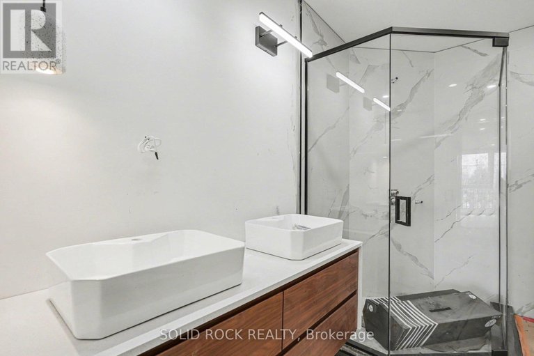 29669968/838-alpine-avenue/queensway-terrace-north/ottawa/ontario/K2B5R6_17