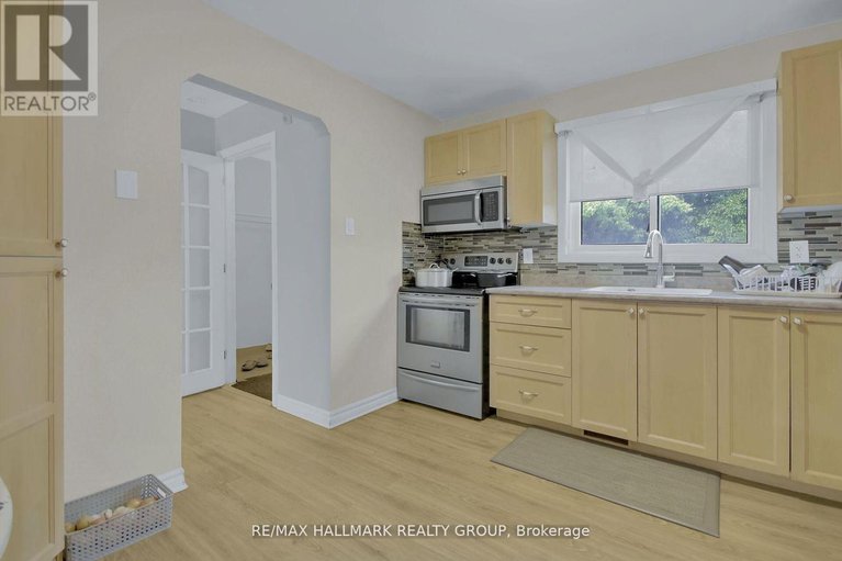 29220423/1-1821-walkley-road/urbandale-acres/ottawa/ontario/K1H6X9_11