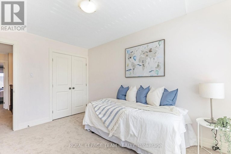 29652358/121-woodhurst-crescent/stittsville-south/ottawa/ontario/K2S0T4_29