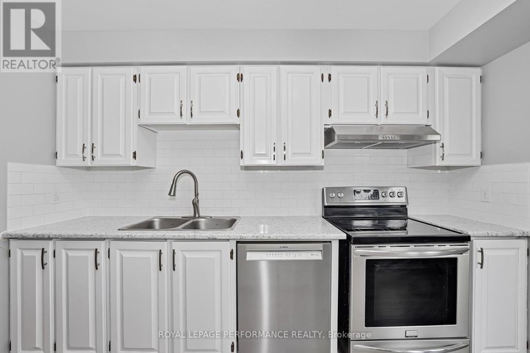 28482363/302-salter-crescent/beaverbrook/ottawa/ontario/K2K1Z3_14