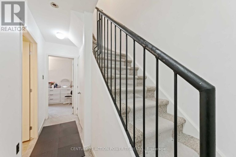 29041001/28-799-montreal-road/cfb-rockcliffe-and-area/ottawa/ontario/K1K0S9_12