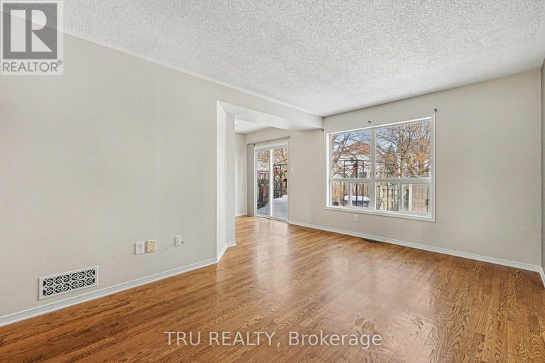 29439627/37-daventry-crescent/longfields/ottawa/ontario/K2J4N6_8