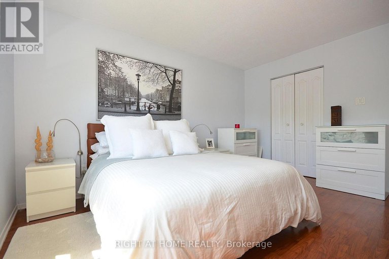 28476739/77-winchester-drive/glencairnhazeldean/ottawa/ontario/K2L2R3_15