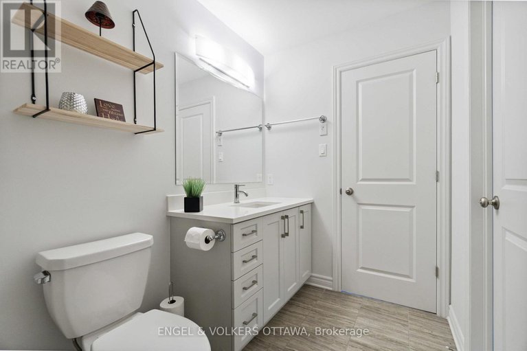 28568495/640-cordelette-circle/mer-bleuebradley-estatesanderson-park/ottawa/ontario/K1W0P2_34