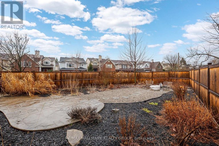 29606718/38-briermoor-crescent/hunt-club-parkgreenboro/ottawa/ontario/K1T3G4_50