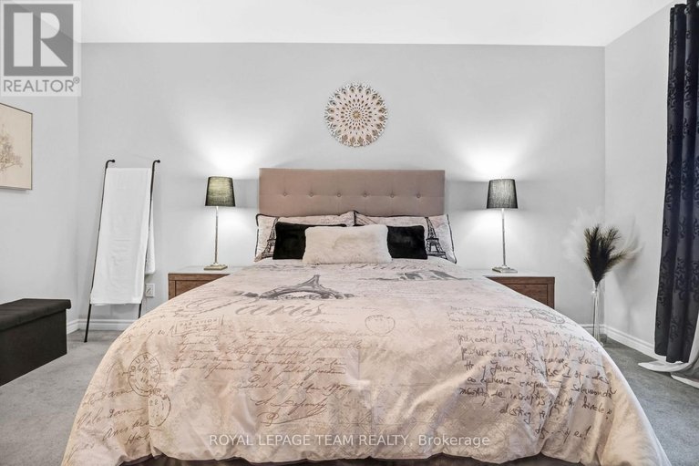 29523108/405-aphelion-crescent/half-moon-bay/ottawa/ontario/K2J6N6_28