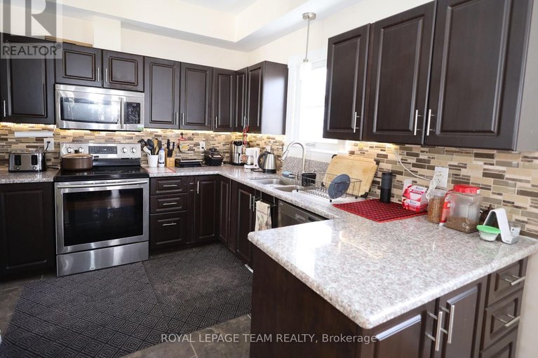 29451027/2194-niagara-drive/applewood-acres/ottawa/ontario/K1H6L2_4