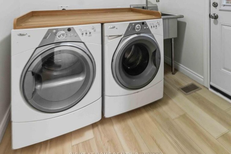 29601231/27-mcclure-crescent/katimavik/ottawa/ontario/K2L2H1_26