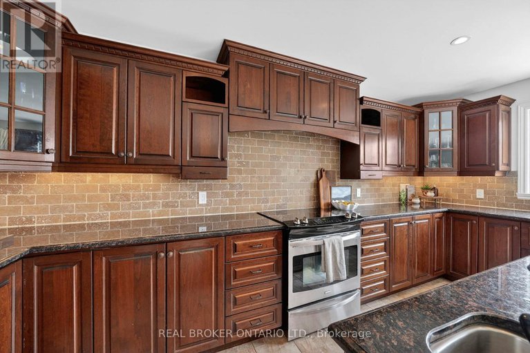 29670697/12-penny-lane/long-sault/south-stormont/ontario/K0C1P0_17