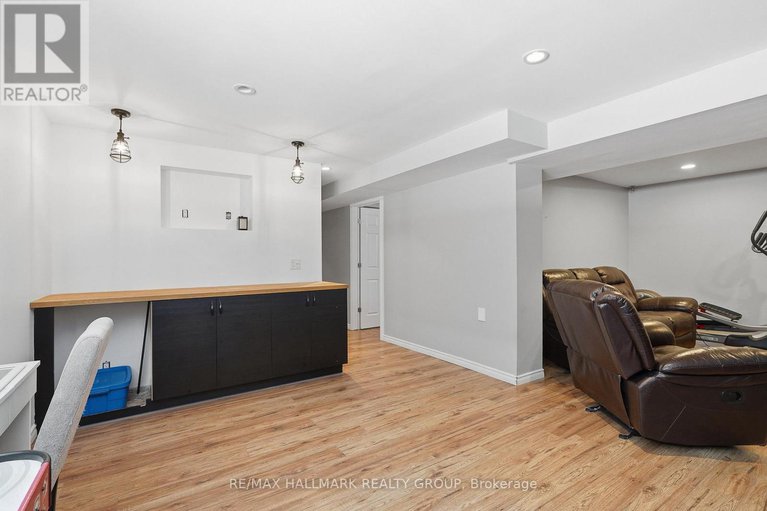 29319588/109-thivierge-court/town-of-rockland/clarence-rockland/ontario/K4K0E7_34