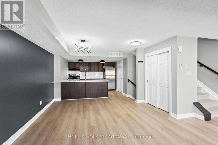 29165857/42-261-titanium-private/convent-glen-north/ottawa/ontario/K1C0A5_11