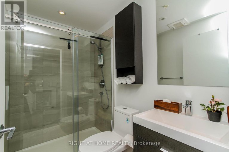 28693588/2102-20-daly-avenue/sandy-hill/ottawa/ontario/K1N0C6_11