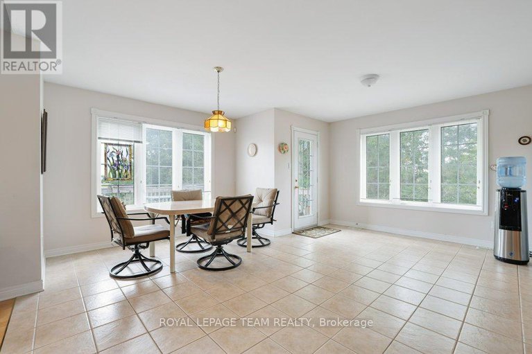 28851988/2120-trailwood-drive/north-gower/ottawa/ontario/K0A2T0_12