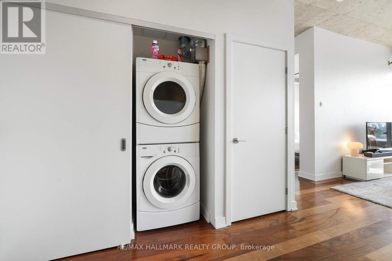 28842721/penthouse-804-360-mcleod-street/ottawa-centre/ottawa/ontario/K2P1A9_24