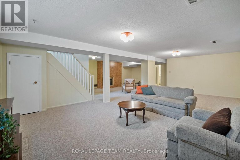 29622304/45-welkin-crescent/borden-farmstewart-farmcarleton-heightsparkwood-hills/ottawa/ontario/K2E5M4_23