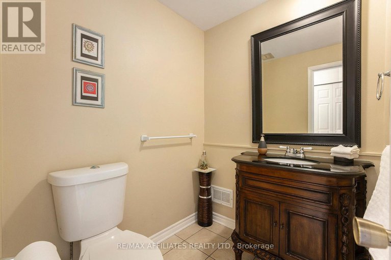 28762510/23-sioux-crescent/bruce-farmgraham-parkqualicumbellands/ottawa/ontario/K2H7E4_14