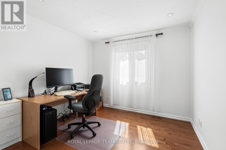 28509475/4-1011-prince-of-wales-drive/experimental-farm/ottawa/ontario/K2C3K1_17