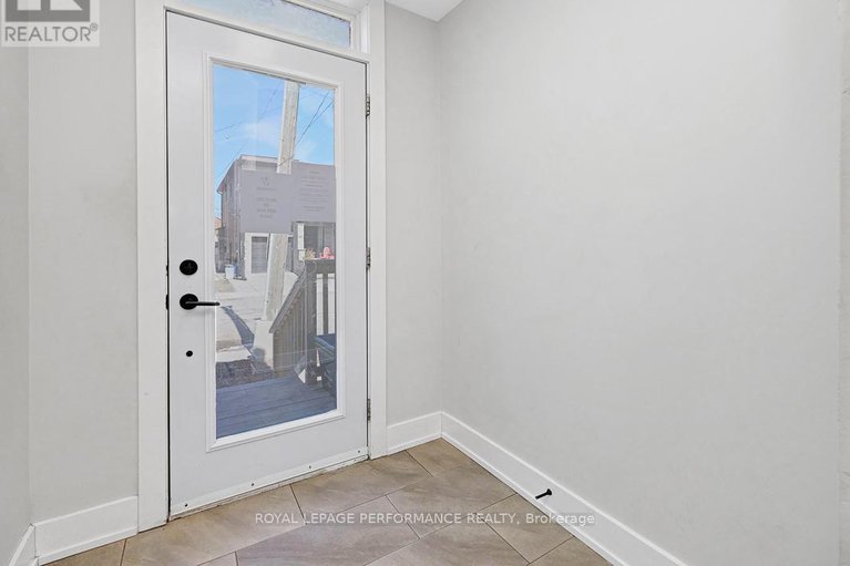 28800613/68-prince-albert-street/overbrookcastle-heights/ottawa/ontario/K1K2A1_2