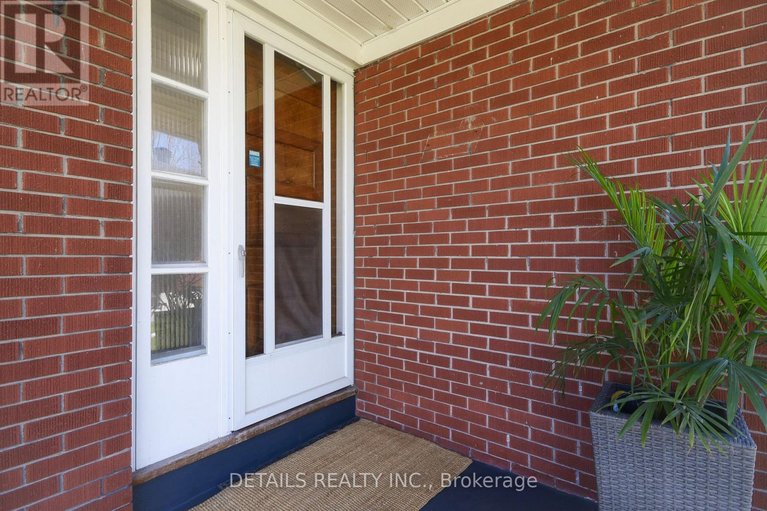 29661613/1222-field-street/bel-air-park/ottawa/ontario/K2C2R2_5