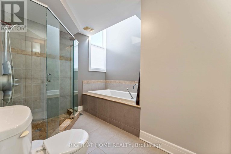 28990245/110-little-london-private/lower-town/ottawa/ontario/K1N0A5_20