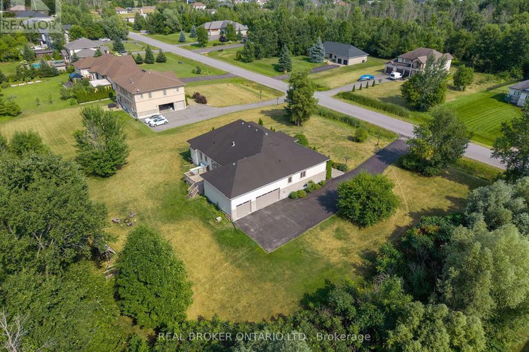 29375291/525-tullamore-street/riverside-south/ottawa/ontario/K1X0A2_49