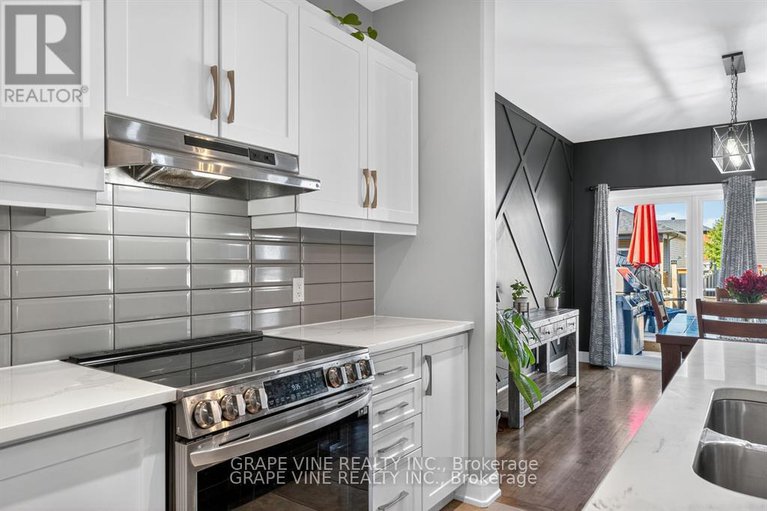 28754798/414-provence-avenue/embrun/russell/ontario/K0A1W0_9