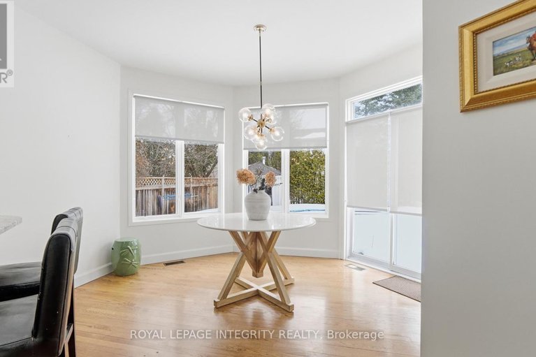 29430717/20-farmfield-crescent/emerald-meadowstrailwest/ottawa/ontario/K2M2S9_17