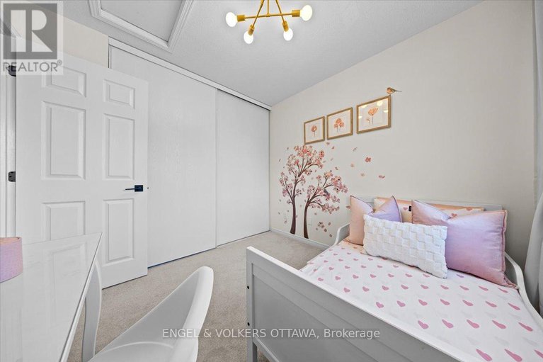 28652467/107-redpath-drive/pheasant-run/ottawa/ontario/K2G6K4_27