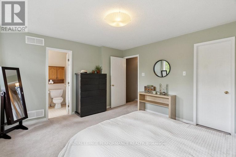 28591914/1869-hennessy-crescent/fallingbrookgardenway-south/ottawa/ontario/K4A3X8_23