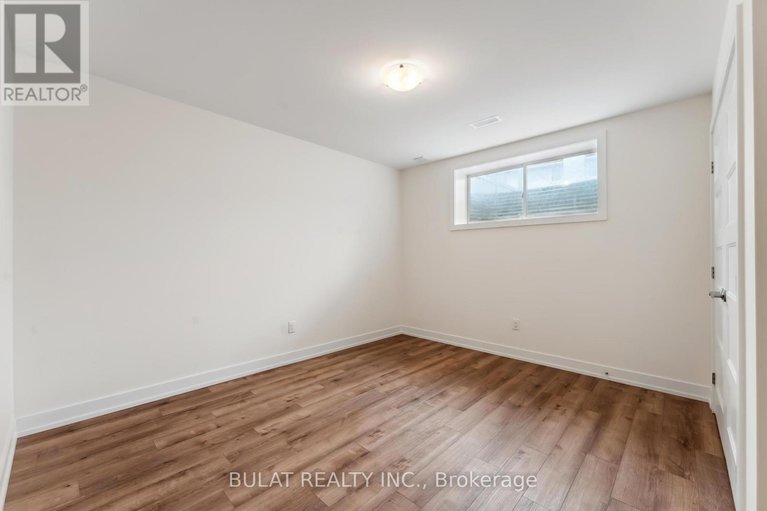 28281768/1361-kitchener-avenue/ellwood/ottawa/ontario/K1V6W1_23