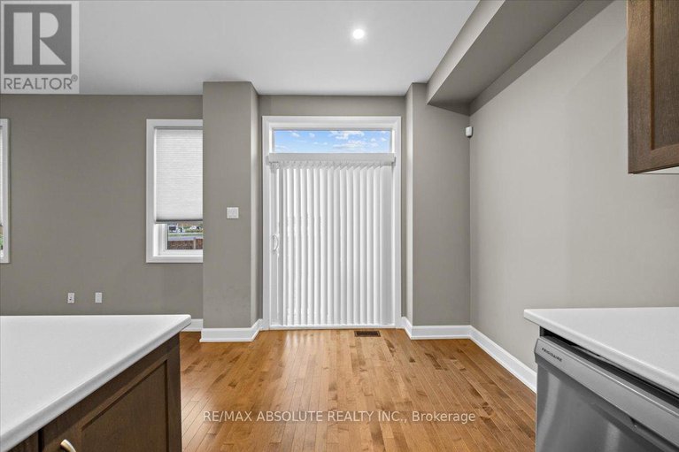 28578838/169-bandelier-way/stittsville-north/ottawa/ontario/K2S2J5_13