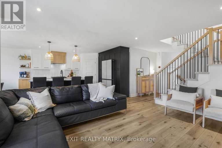 29640036/1200-montblanc-crescent/embrun/russell/ontario/K0A1W0_9