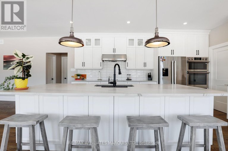 29355024/18150-st-laurent-boulevard/south-glengarry-charlottenburgh-twp/south-glengarry/ontario/K6H0G7_11