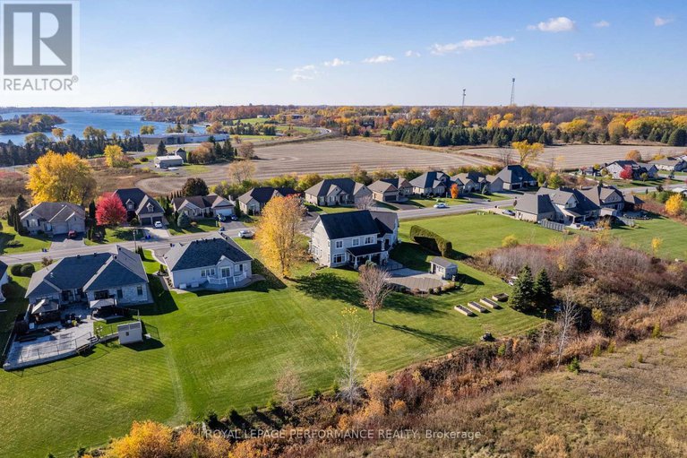 29062770/6721-yacht-boulevard/south-glengarry-charlottenburgh-twp/south-glengarry/ontario/K6H7N6_43