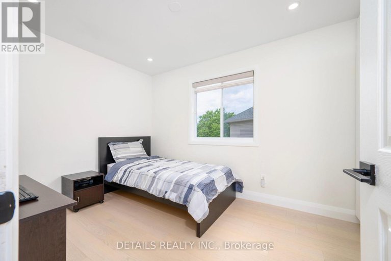 28516304/732-carmella-crescent/avalon-east/ottawa/ontario/K4A4V8_30