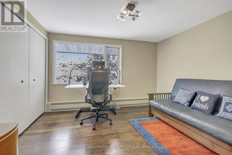 28150348/10-qualicum-street/bruce-farmgraham-parkqualicumbellands/ottawa/ontario/K2H7G8_40