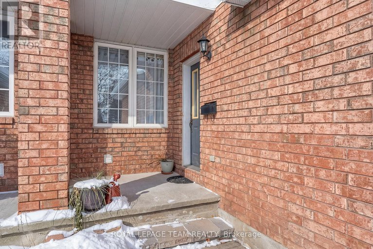 29190643/1431-lynx-crescent/fallingbrookpineridge/ottawa/ontario/K4A3Z1_29