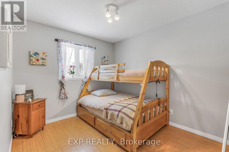 29107612/2690-pattee-road-e/champlain-twp/champlain/ontario/K6A2R2_17