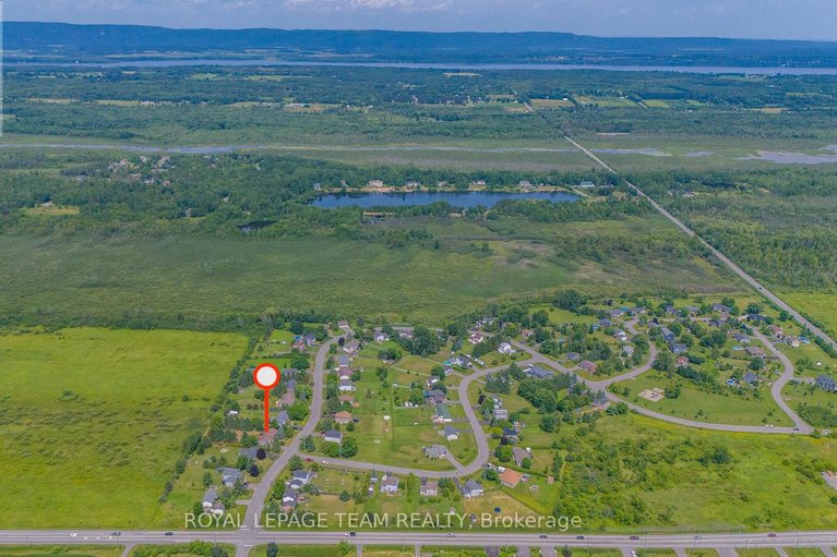 28601734/106-porcupine-trail/dunrobin-shores/ottawa/ontario/K0A1T0_46