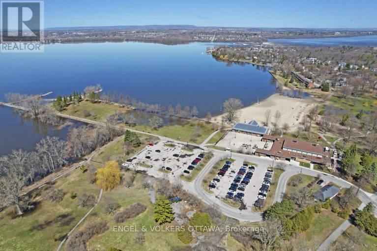 29634427/72-scrivens-street/britannia/ottawa/ontario/K2B6H1_17