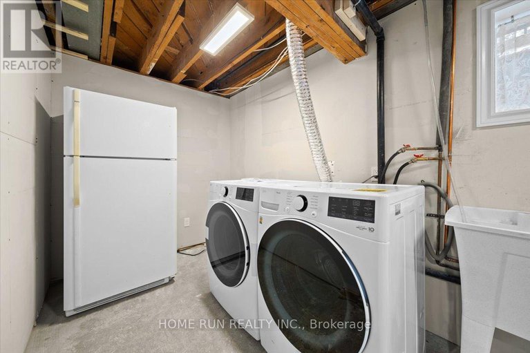 28637620/841-iroquois-road/mckellar-heightsglabar-park/ottawa/ontario/K2A3N3_15