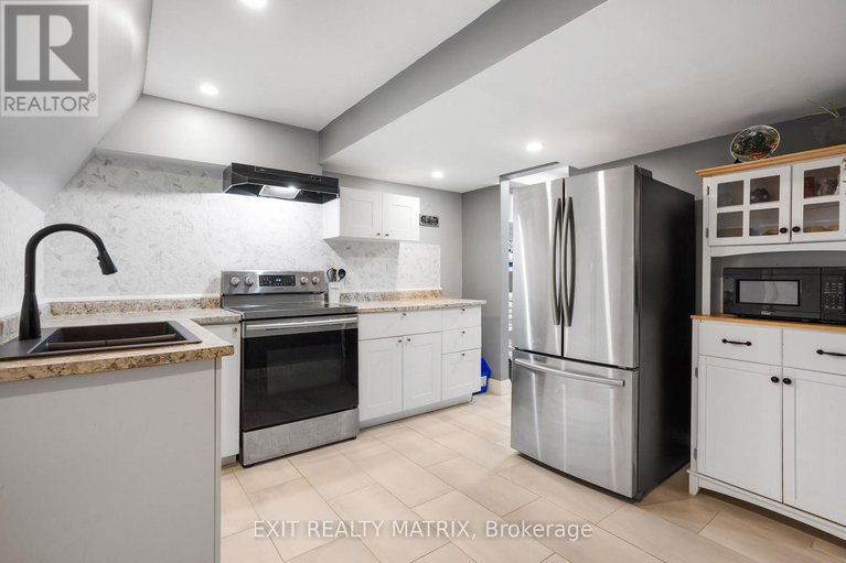 29302763/1322-du-gouverneur-drive/cumberland-ridge/ottawa/ontario/K4C1E2_35