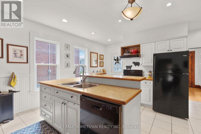 28592172/138-henry-street-e/prescott/prescott/ontario/K0E1T0_13