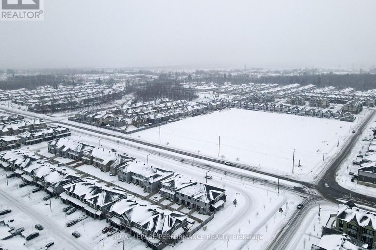 29228458/669-cordelette-circle-e/mer-bleuebradley-estatesanderson-park/ottawa/ontario/K1W0P2_43