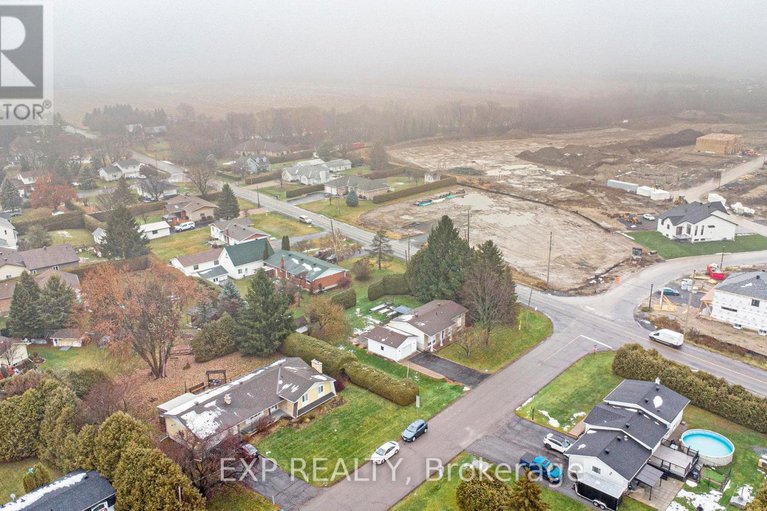 29194430/2-castlebeau-street/embrun/russell/ontario/K0A1W0_32