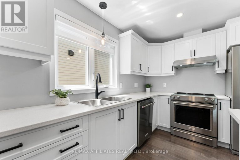 28381839/156-hybrid-street/embrun/russell/ontario/K0A1W0_24